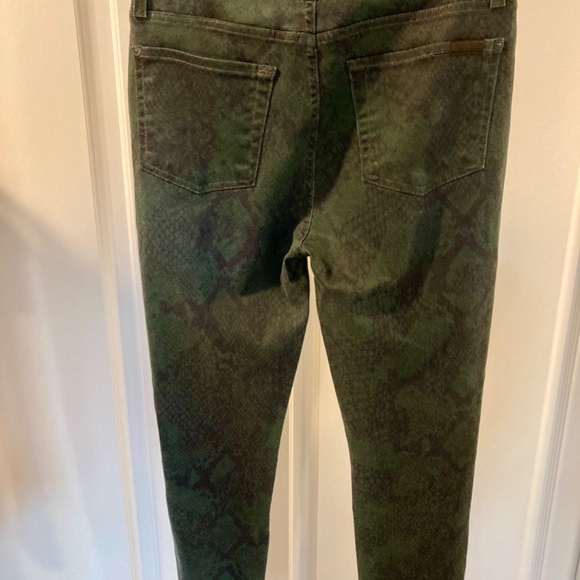 7 For All Mankind Jean Snake Print High-Rise Skinny - Picture 10 of 13